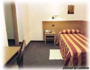 Dante Aparthotel 4*