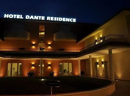 Dante מלון דירות 4*