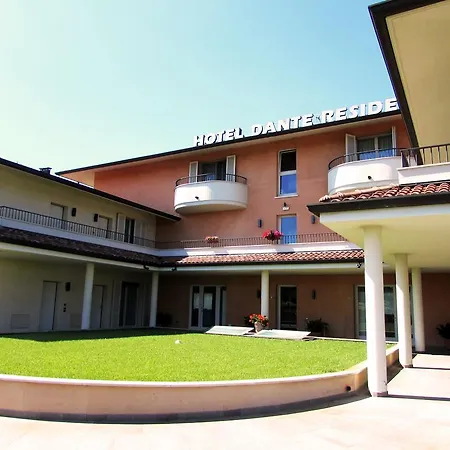 Aparthotel Dante 4*