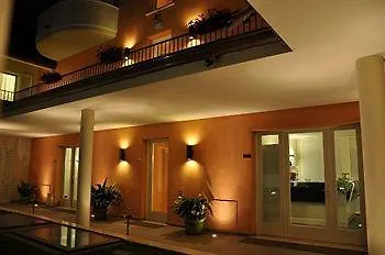 Dante Aparthotel 4*