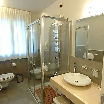 Dante Aparthotel 4*
